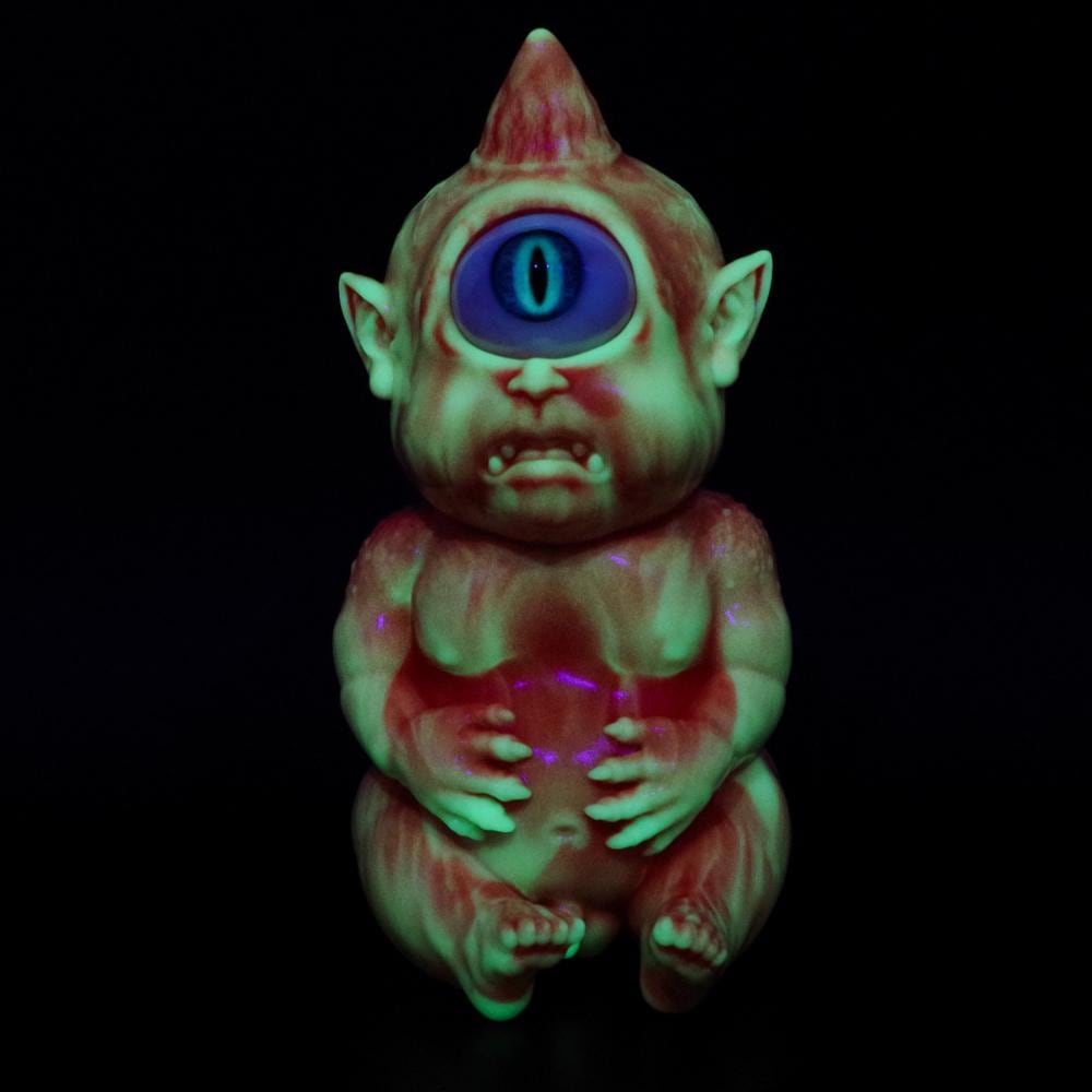 ソフビ/GOREGRO/サイクロプスベイビー/レッドマーブル蓄光｜墓場