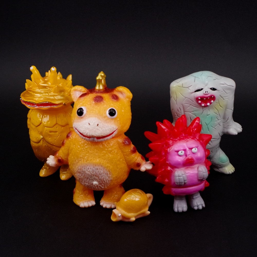 ソフビ/ファスタァTOYZ/ウルトラマン/ピグモン｜墓場の画廊ONLINE STORE