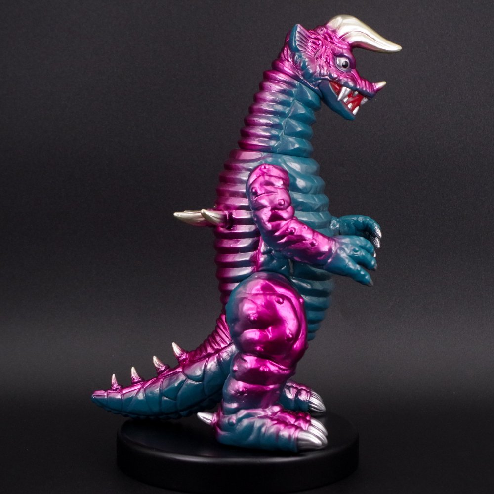 ブラックウルトラマン 特撮 フィギュア ソフビ ソフビ/M78Toys/帰ってきたウルトラマン/ブラックキング｜墓場の