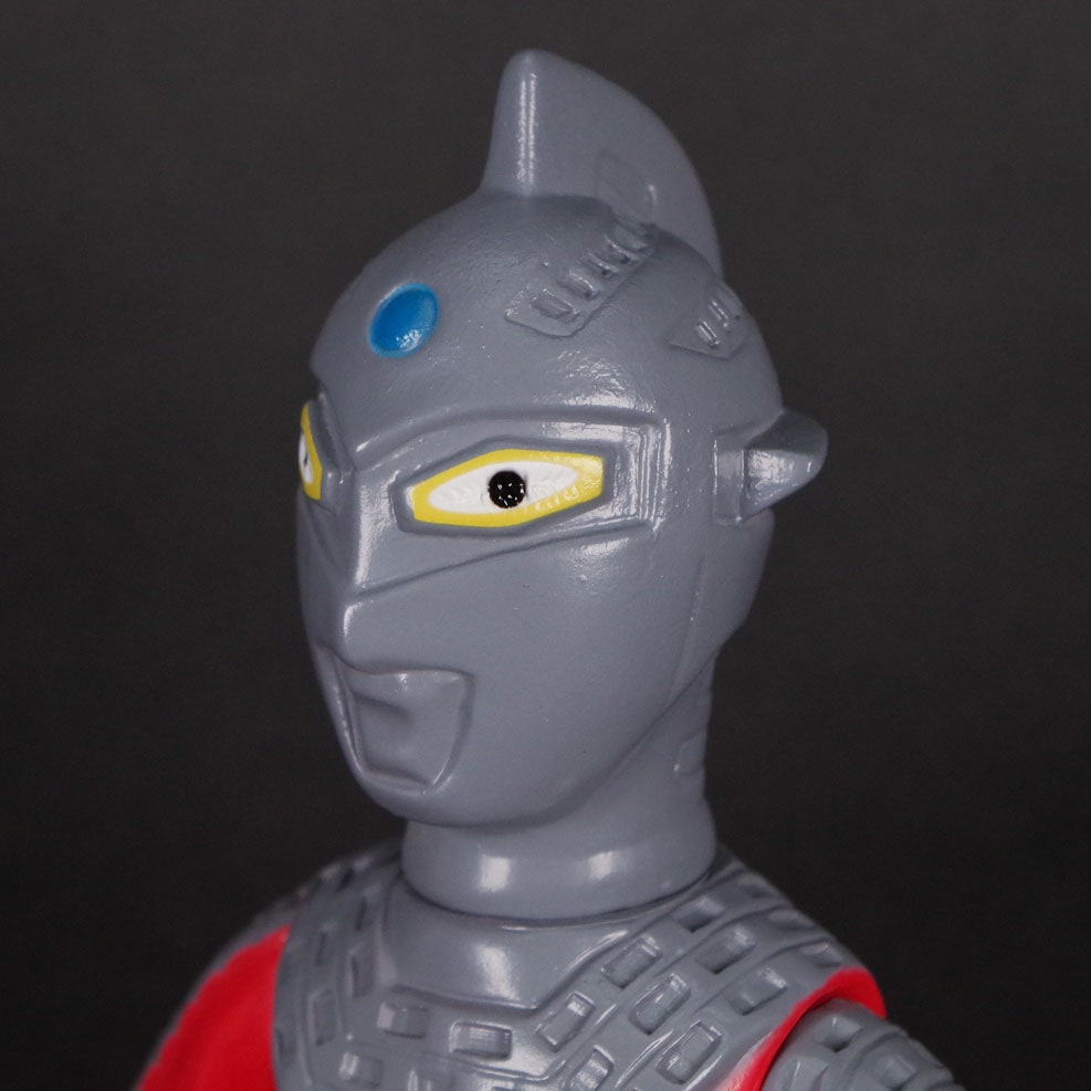 ブルマァク BULLMARK/ソフビ Sウルトラセブン/レギュラータイプ｜墓場