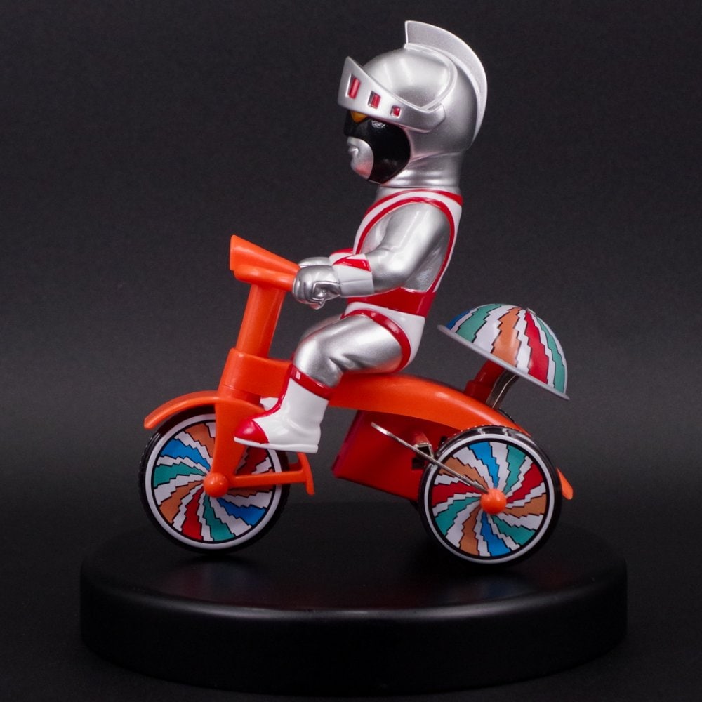 Kaiju Oneシルバー仮面 ジャイアント 三輪車 ソフビ フィギュア 未開封 ソフビ/Kaiju One/シルバー仮面ジャイアント 三輪車｜墓場の画廊