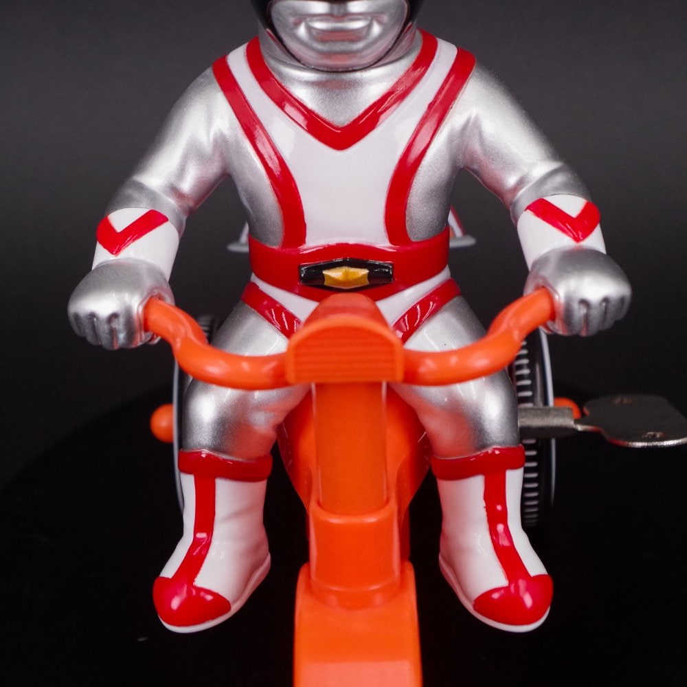 Kaiju Oneシルバー仮面 ジャイアント 三輪車 ソフビ フィギュア 未開封 8月16日(土)11時より販売開始】【Kaiju One】シルバー仮面