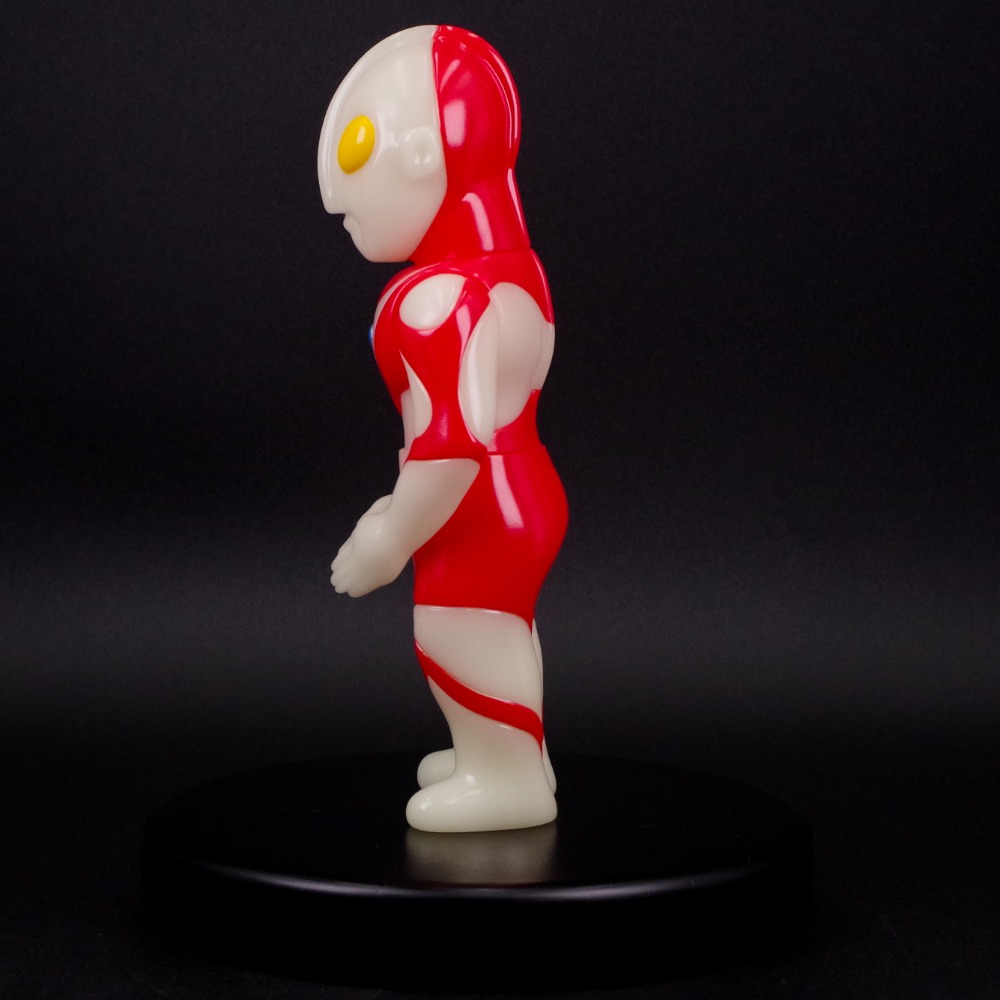 ソフビ/MEOWWWTHRA/ウルトラマン/蓄光｜墓場の画廊ONLINE STORE