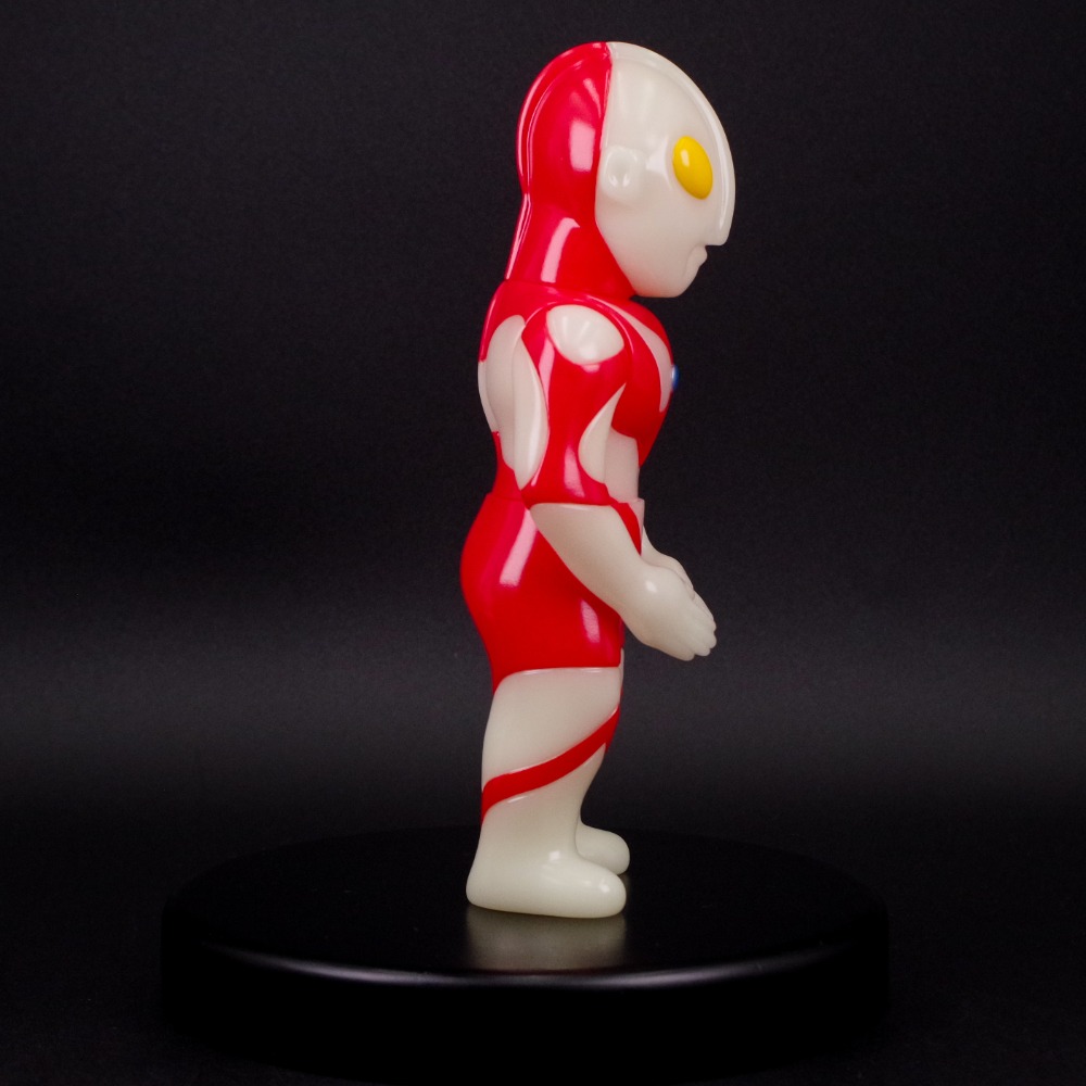 ソフビ/MEOWWWTHRA/ウルトラマン/蓄光｜墓場の画廊ONLINE STORE