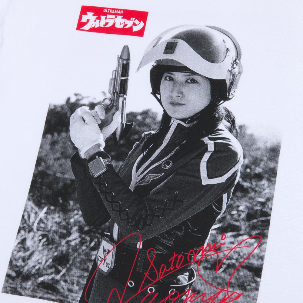 平成ウルトラセブン/ハヤカワ・サトミ Tシャツ/ホワイト｜墓場の
