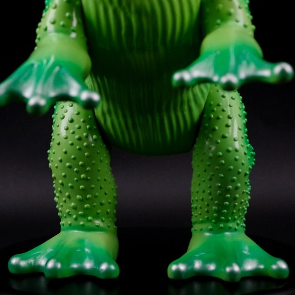 ソフビ/ブルマァク/ウルトラマン/ガマクジラ/レトロカラー｜墓場の画廊