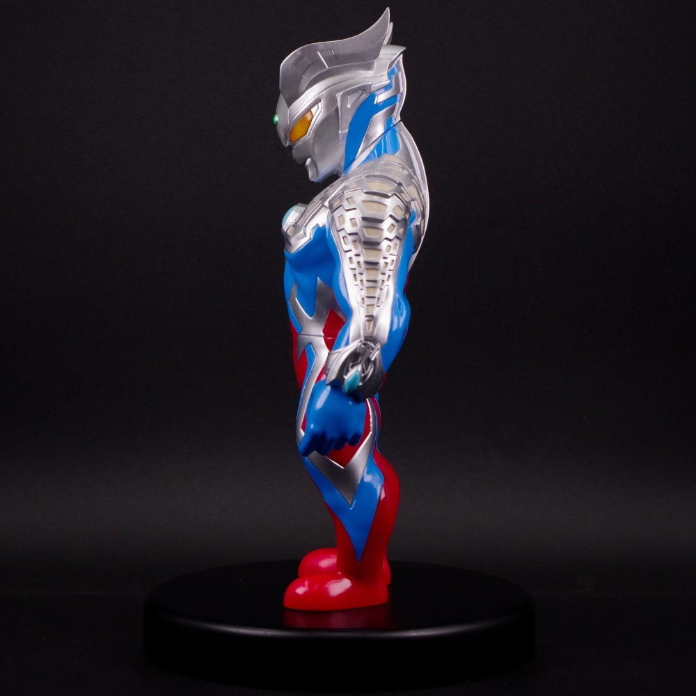 ソフビ/Momoco Studio/ウルトラマンゼロ｜墓場の画廊ONLINE STORE