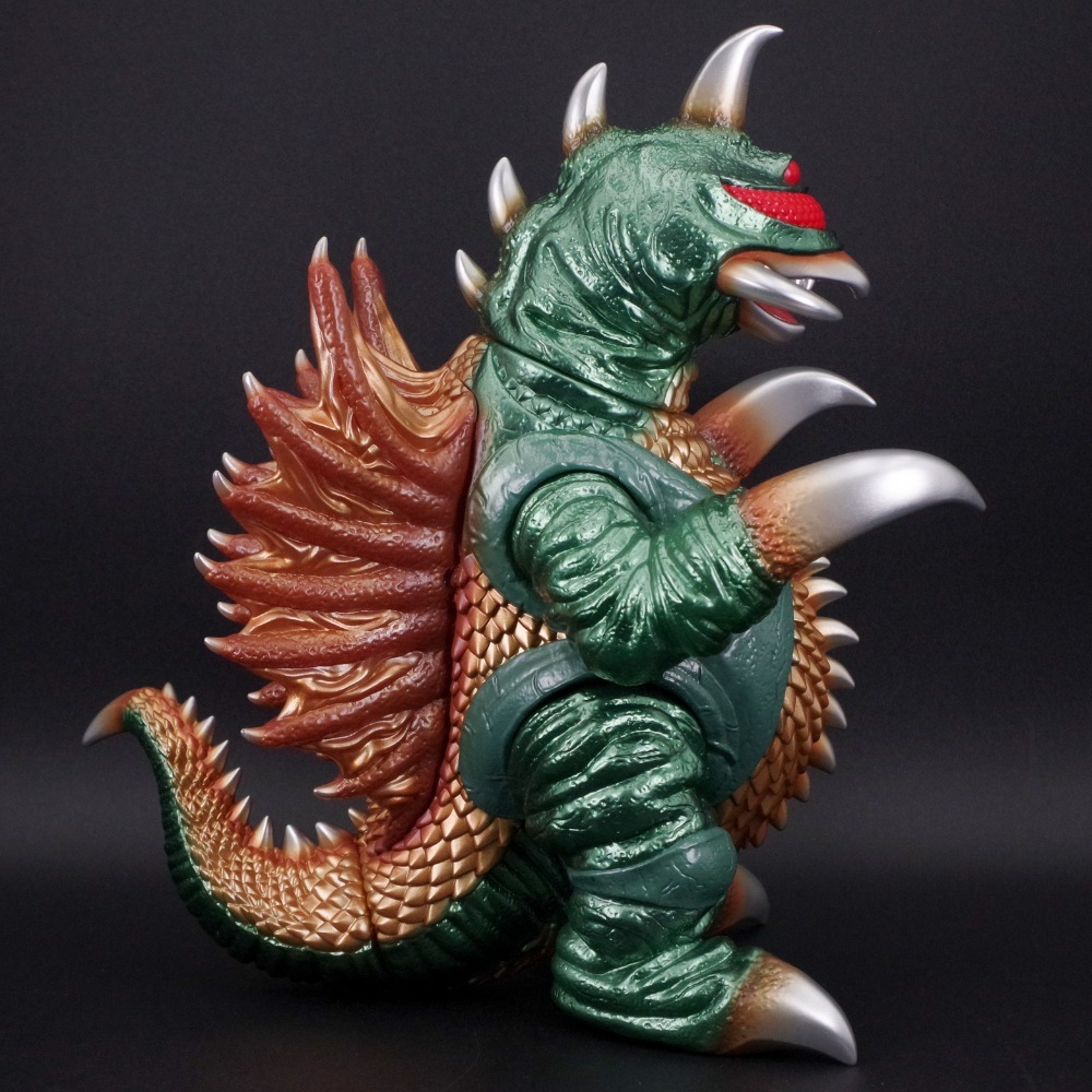 ソフビ/KAIJU SMUGGLER/ゴジラ対メガロ/ガイガン※飛びメガロ付き｜墓場