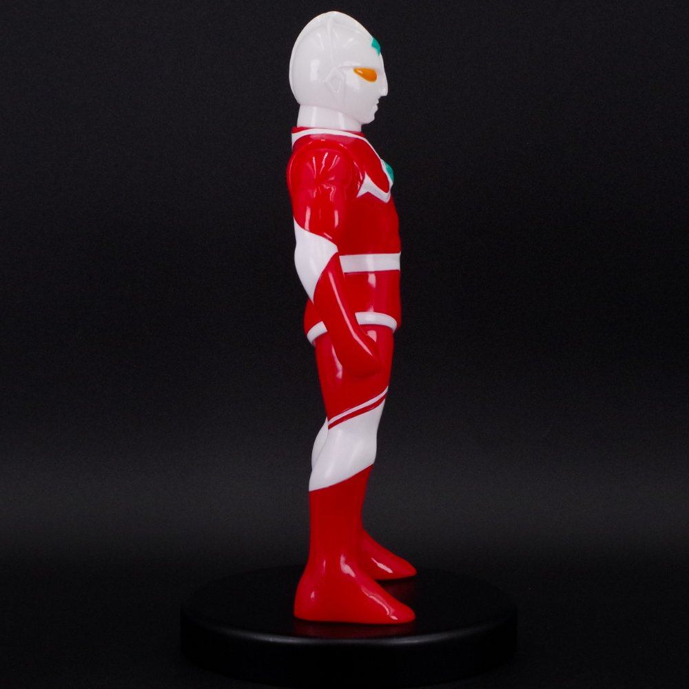 新品 ビックワンクラフト ウルトラマン ソフビ 円谷プロダクション on X: 