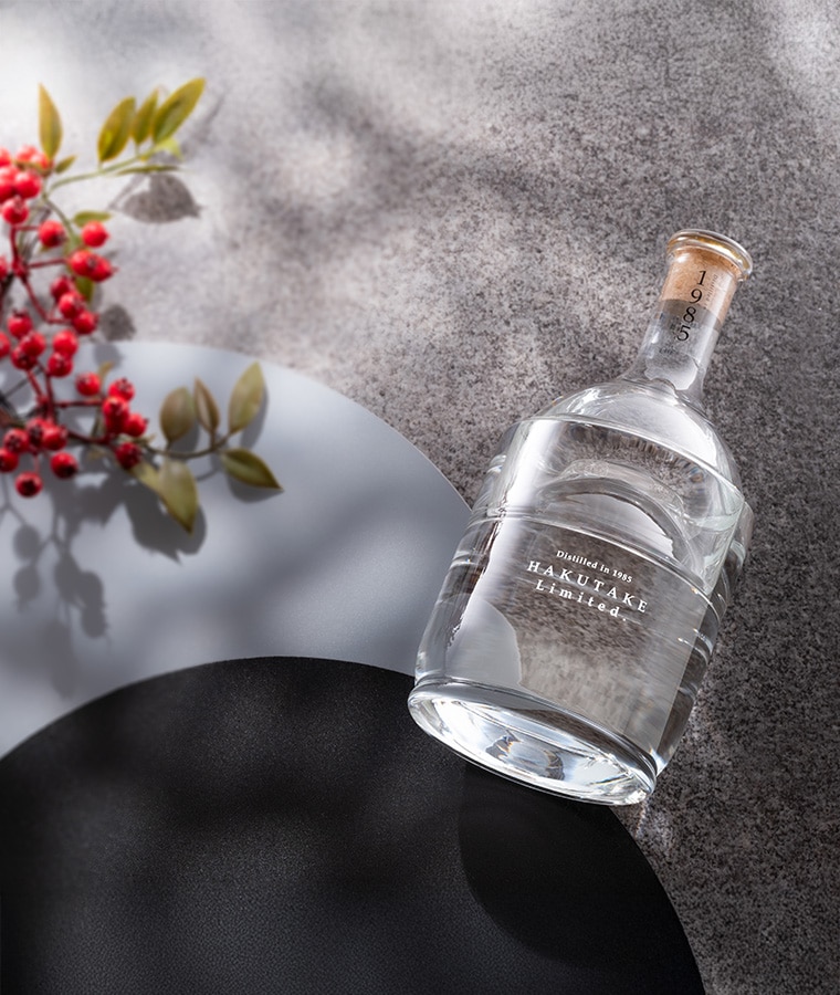 HAKUTAKE Limited 1985年 白岳 本格焼酎 新品未開封品 再販売のお知らせ】1985年蒸留「HAKUTAKE Limited.」が装い新た