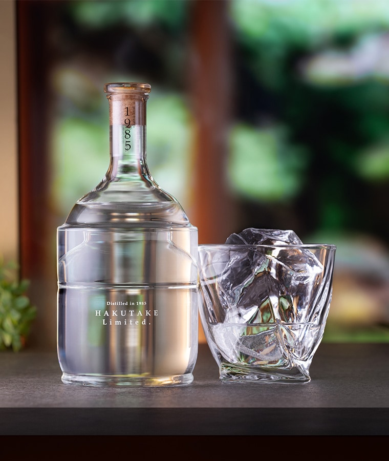 【父の日2026】HAKUTAKE Limited. 30度720ml 化粧箱入り<span style=color:#C50505;>※送料無料</span>