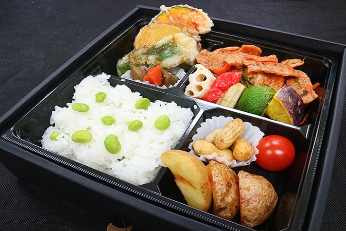 �٥����ꥢ������������ʥϥ顼���б��ˡ�Vegetarian ��Makunouchi�� Bento (Halal correspondence)