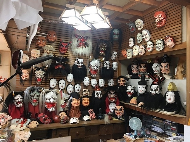 【石見神楽面】 柿田勝郎作 神楽面 般若面 お面 能面 木箱入り 石見神楽面】 柿田勝郎作 神楽面 般若面 お面 能面 木箱入り