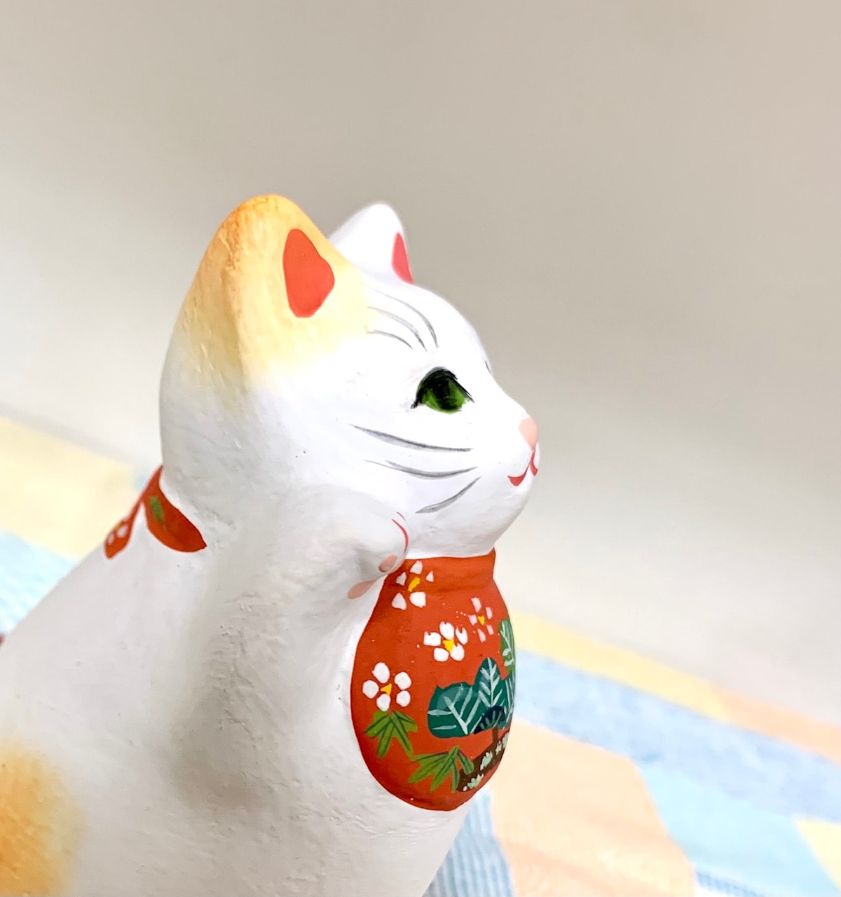 ★お取り寄せ★土人形招き猫・半月まえかけちゃん