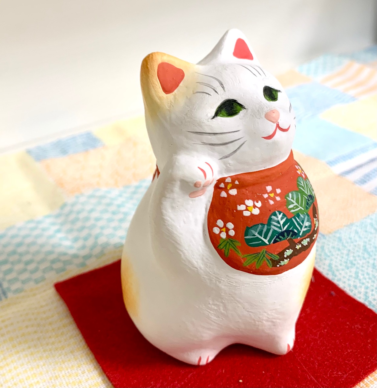 ★お取り寄せ★土人形招き猫・半月まえかけちゃん