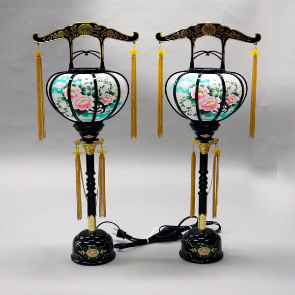 お盆提灯 張提灯 張提灯 4号 絵 1対で小型の張提灯 樹脂 初盆提灯 新盆 ちょうちん 布張り モダン提灯 家具調提灯 スタイル提灯 回転灯 コード式 1対 お仏壇 仏具の浜屋 提灯 新型提灯 花型 霊前灯 お仏壇の浜屋オンラインショップ