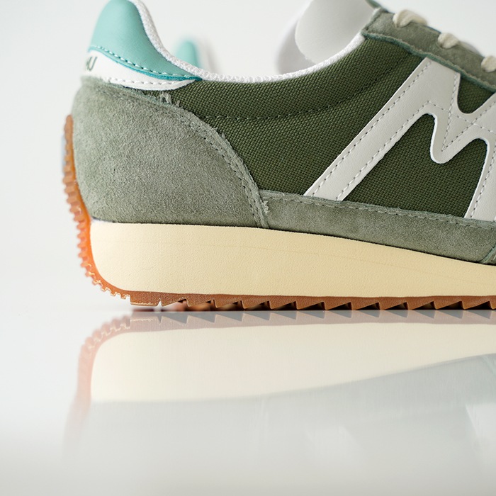 KARHU ����� ���ˡ����� MESTARI 76 �᥹���� tea / lichen ��ǥ����� ��