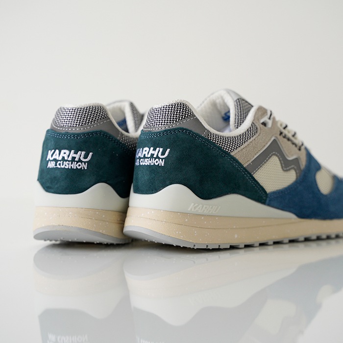 KARHU ����� ���ˡ����� ���󥯥��󥯥饷�å� SYNCHRON CLASSIC cornet blue / silver lining ��ǥ����� ��