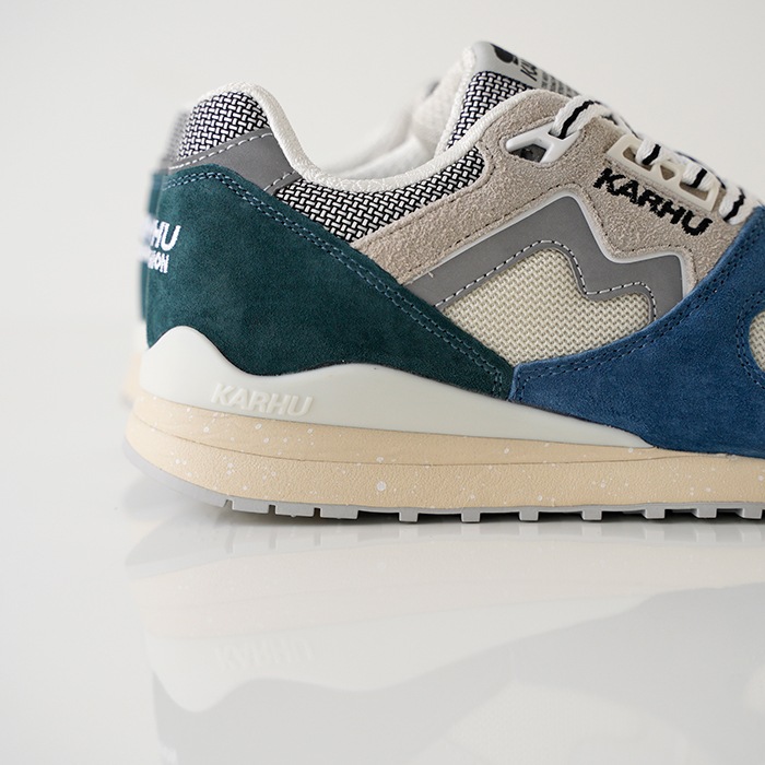 KARHU ����� ���ˡ����� ���󥯥��󥯥饷�å� SYNCHRON CLASSIC cornet blue / silver lining ��ǥ����� ��