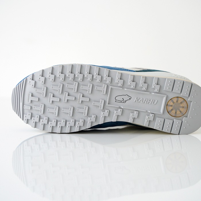 KARHU ����� ���ˡ����� ���󥯥��󥯥饷�å� SYNCHRON CLASSIC cornet blue / silver lining ��ǥ����� ��