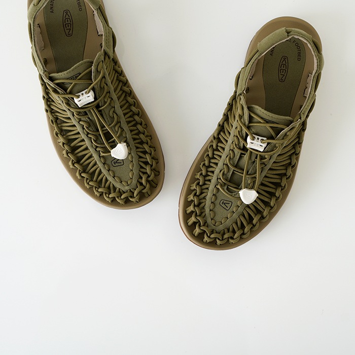 KEEN ������  UNEEK ��ˡ��� martini olive / safari ���ݡ��� �������  ��ǥ����� �������
