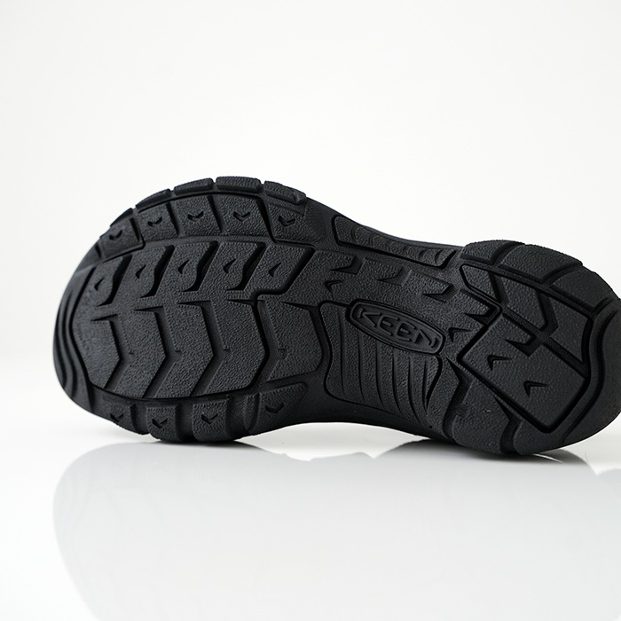 KEEN ������ NEWPORT H2 �˥塼�ݡ��� �������ġ� ���ݡ��� �������  ��ǥ����� �����ȥɥ��������