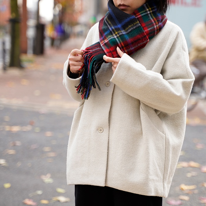 限定！再々値下げ美品ツイードミル　wool１００％　暖かい大判ストール　レッド 限定！再々値下げ美品ツイードミル wool100％ 暖かい大判