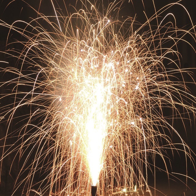 グレートハリケーン No250 | 噴出花火 | eはなびやさん│圧倒的な品