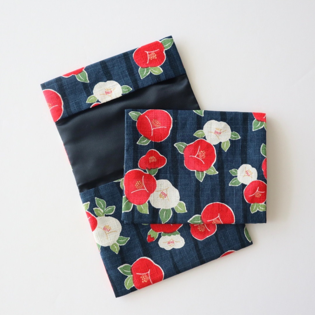 ポケットポーチ [Ｓサイズ／椿柄／紺]