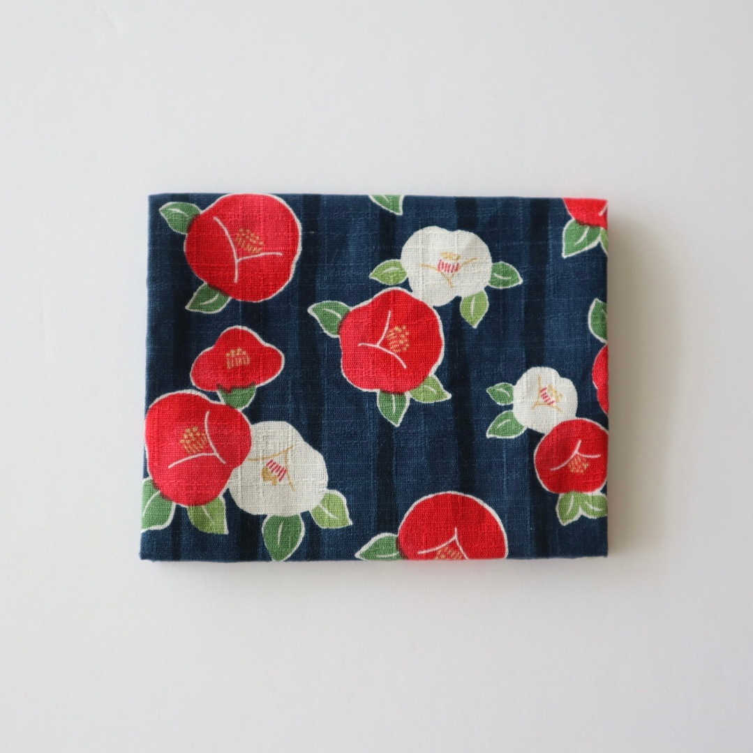 ポケットポーチ [Ｓサイズ／椿柄／紺]