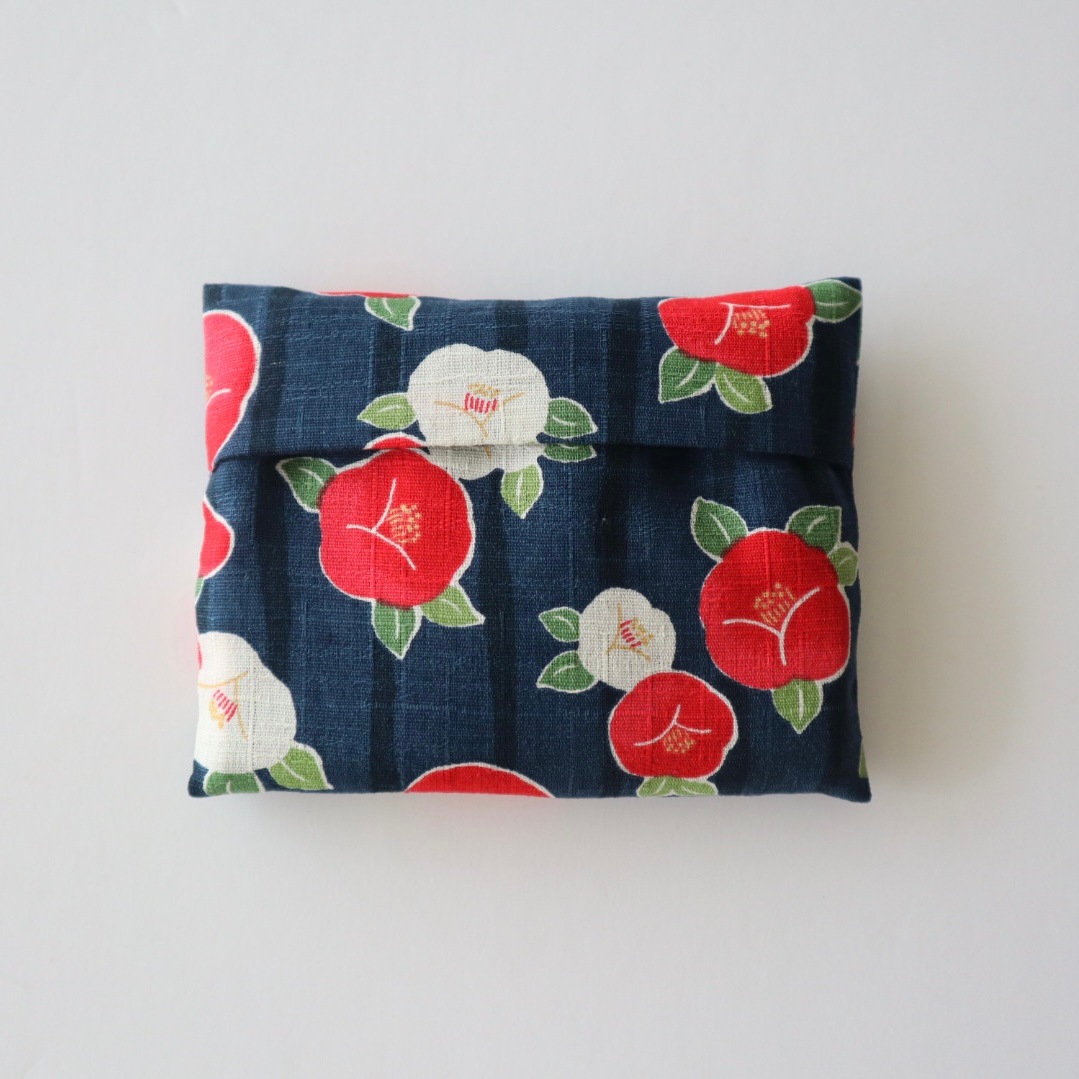 ポケットポーチ [Ｓサイズ／椿柄／紺]