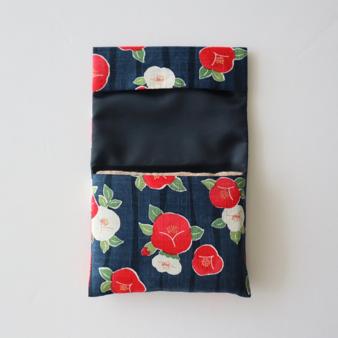 ポケットポーチ [Ｓサイズ／椿柄／紺]