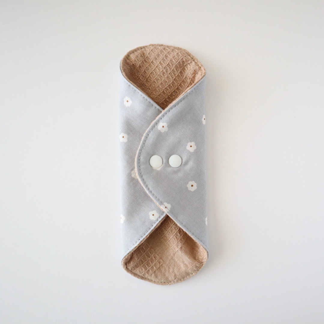 あたため布 [Ｍサイズ／リトルフラワー／ブルーグレー]