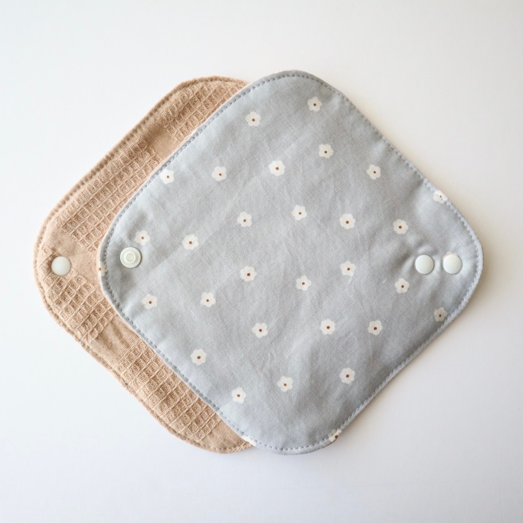 あたため布 [Ｍサイズ／リトルフラワー／ブルーグレー]