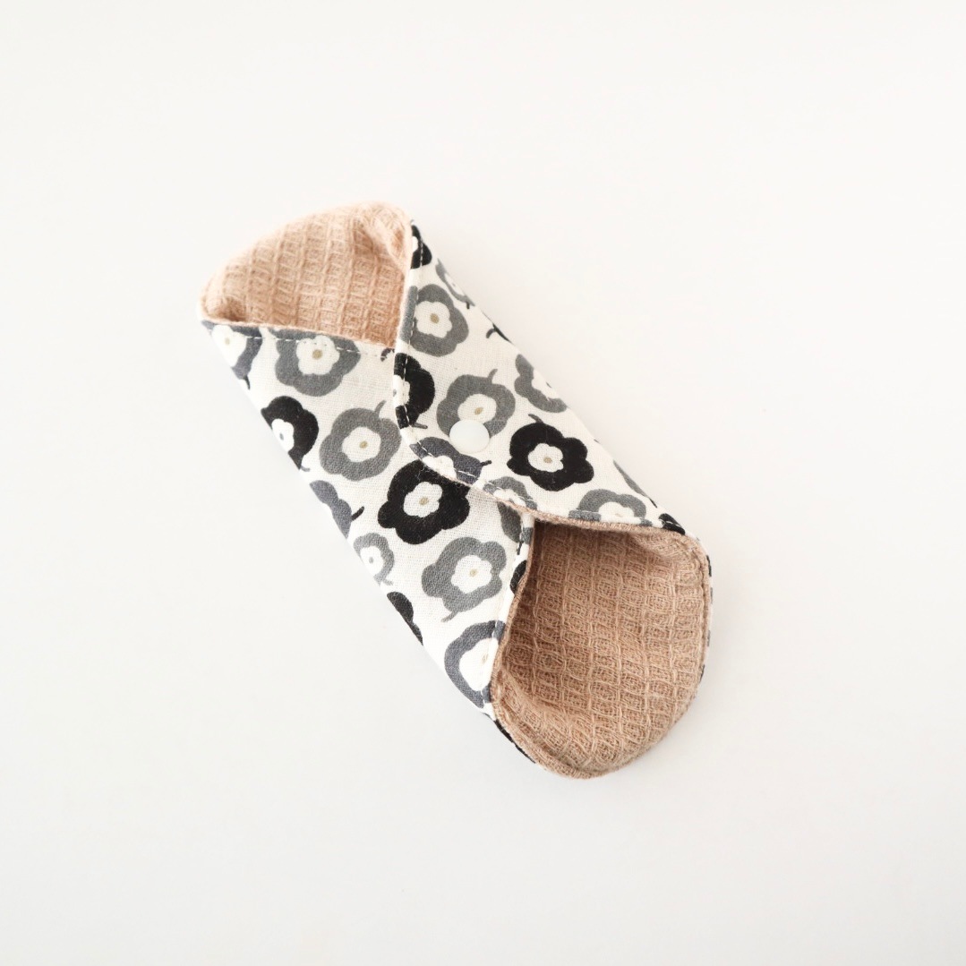 極みあたため布[Sサイズ／恵～megumi／ブラック]