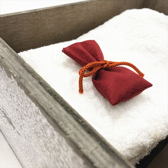 赤塚植物園オリジナル!藤かおるサシェ(赤)|雑貨10-TU