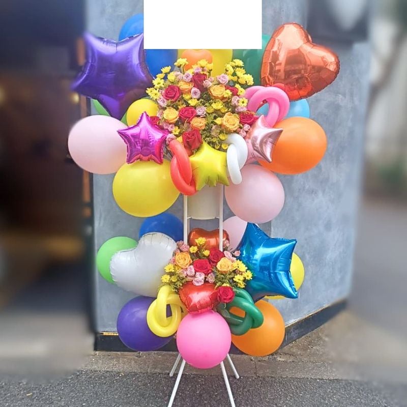 商品サムネイル: とても喜ばれる圧倒的存在感のバルーンスタンド花 2段　40000円