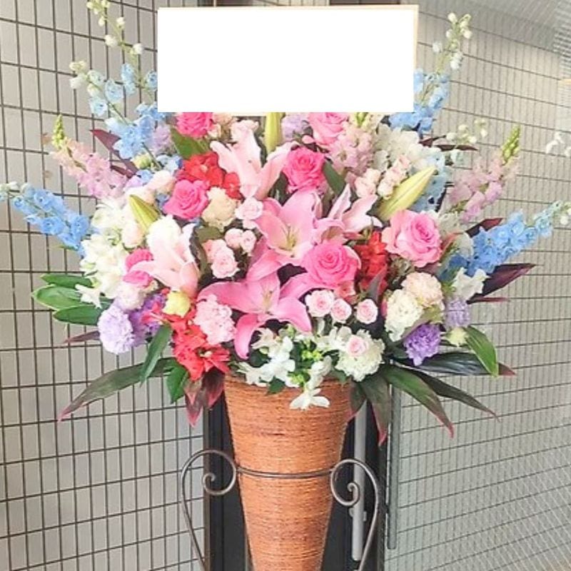 商品サムネイル: 【ピンクバラ入り】お祝いスタンド花1段　30000円