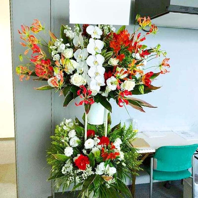 胡蝶蘭入りスタンド花2段 45000円 | スタンド花 | 【花助】祝花・厳選