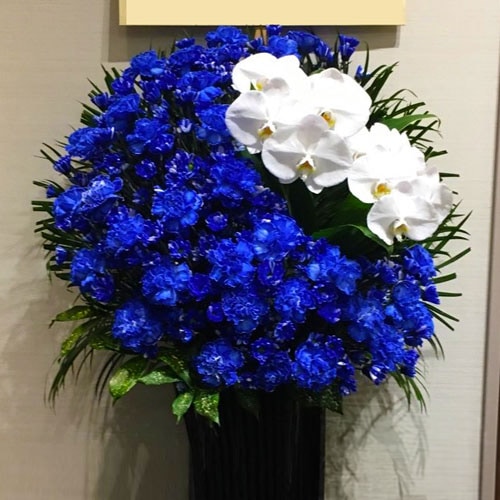 月の形をしたムーンスタンド花1段 37000円 | 限定スタンド花 | 【花助