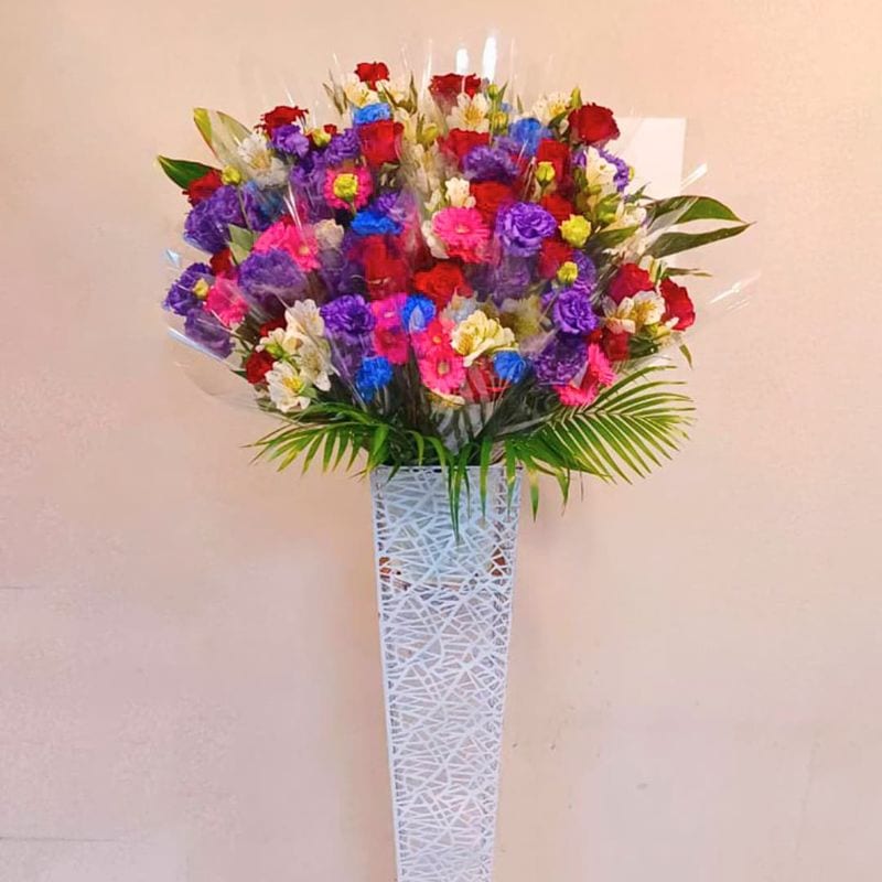 商品サムネイル: 〝感謝の気持ちを手渡しで伝える″ 分けて配れる ブーケスタンド花1段 【20束】 27000円