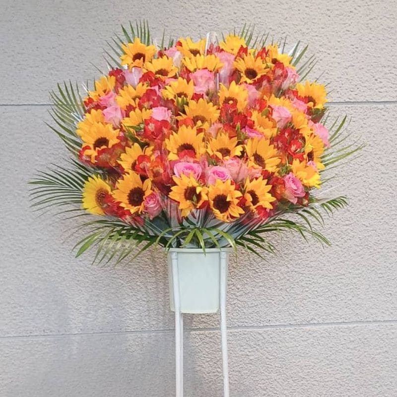 商品サムネイル: 〝感謝の気持ちを手渡しで伝える″ 分けて配れる ブーケスタンド花1段 【30束】 39000円