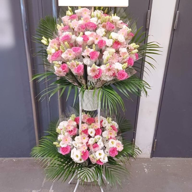 商品サムネイル: 〝感謝の気持ちを手渡しで伝える″ 分けて配れる ブーケスタンド花2段 【40束】52000円