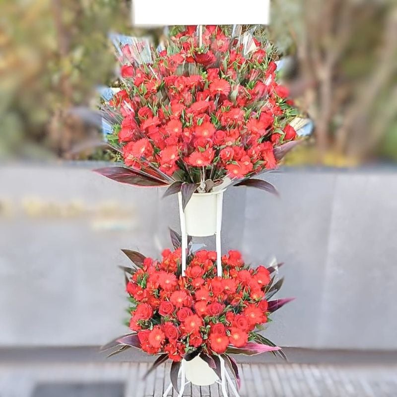 商品サムネイル: 〝感謝の気持ちを手渡しで伝える″ 分けて配れる ブーケスタンド花2段 【50束】 64000円