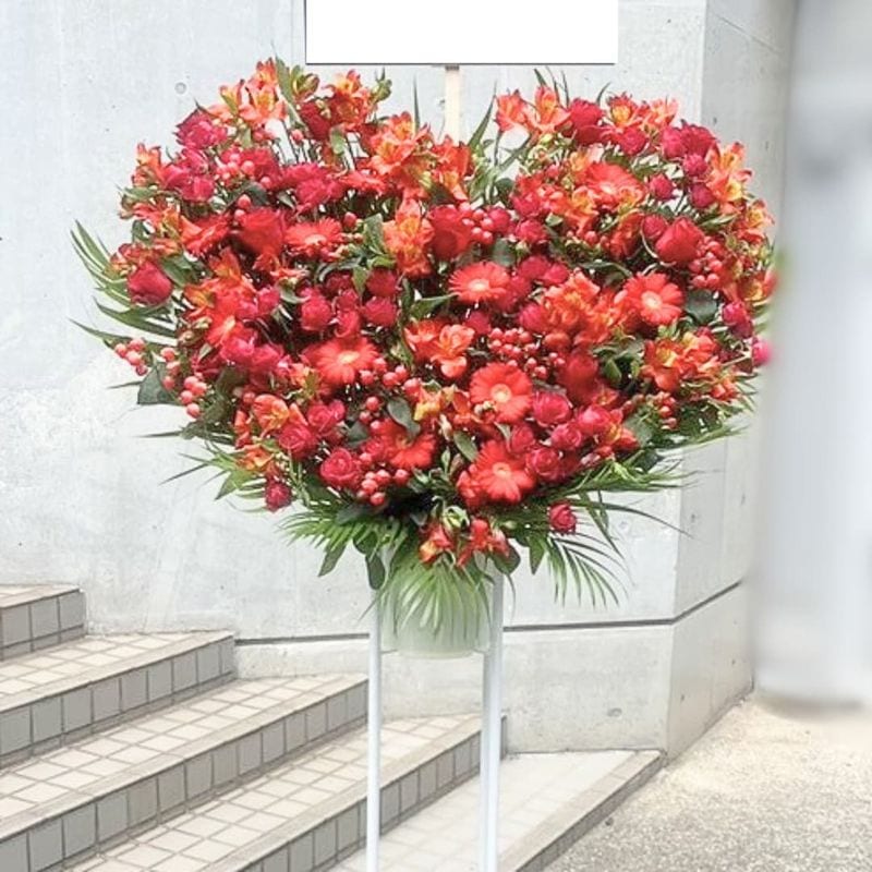 商品サムネイル: ハート型スタンド花1段 30000円