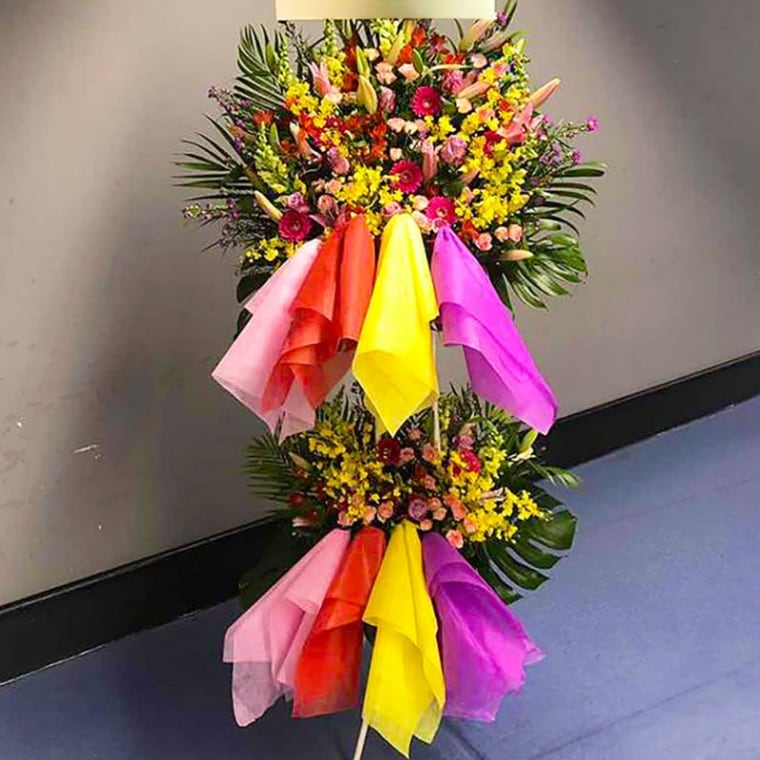 オーナメントクロス付き】選べるメンバーカラーお祝いスタンド花2段