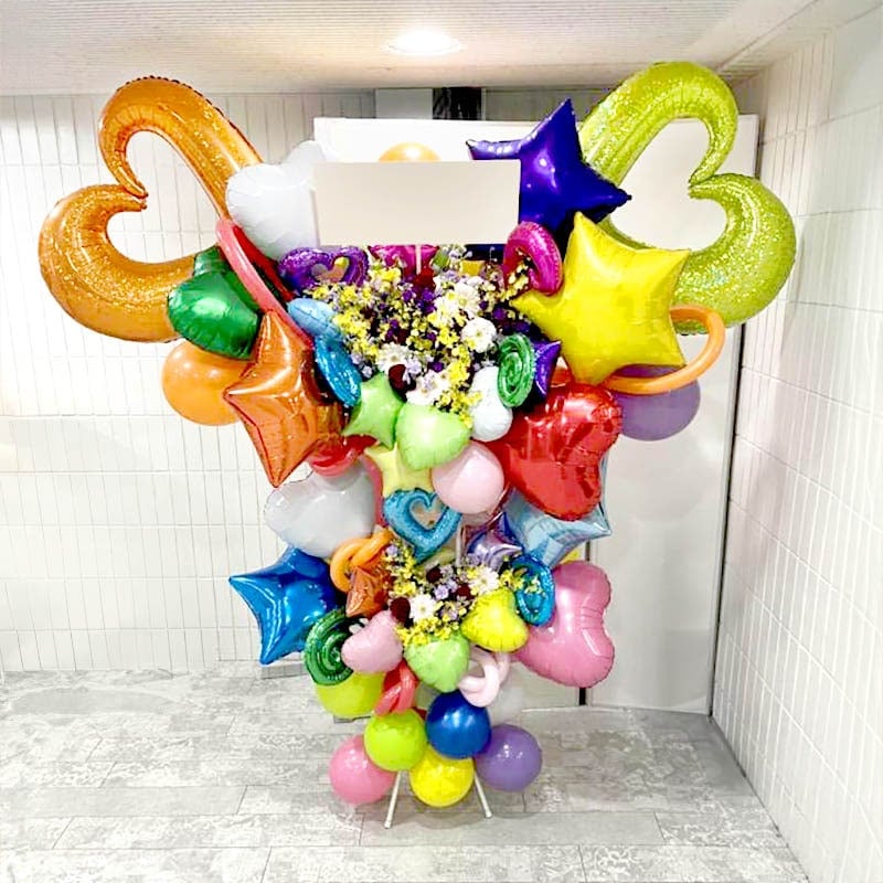 とても喜ばれる圧倒的存在感のバルーンスタンド花 100000円 2段