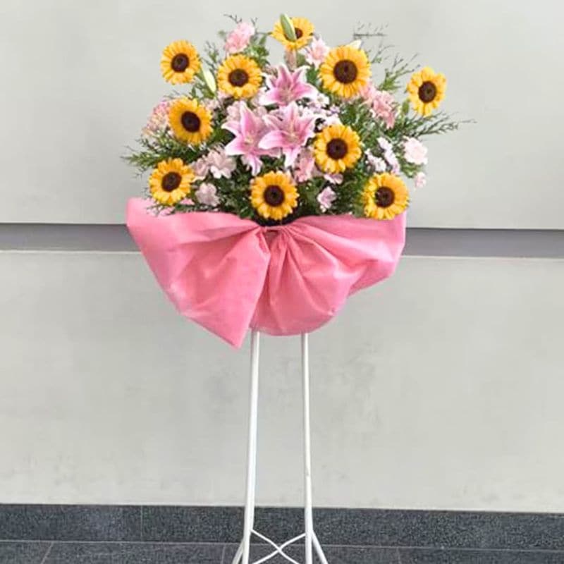 商品サムネイル: 【ショートリボン】スタンド花1段  25000円