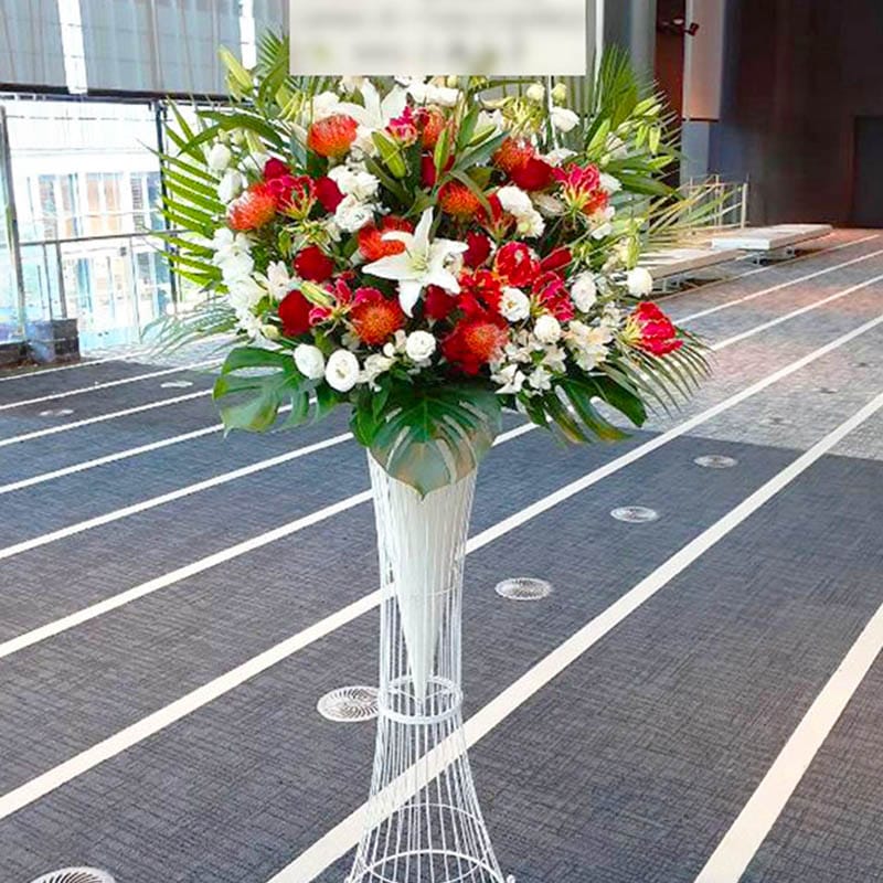 商品サムネイル: 【期間限定】クリスマスカラー スタンド花 1段　20000円