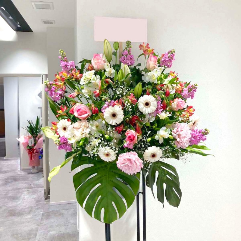 商品サムネイル: 【ピンクバラ入り】お祝いスタンド花1段　25000円